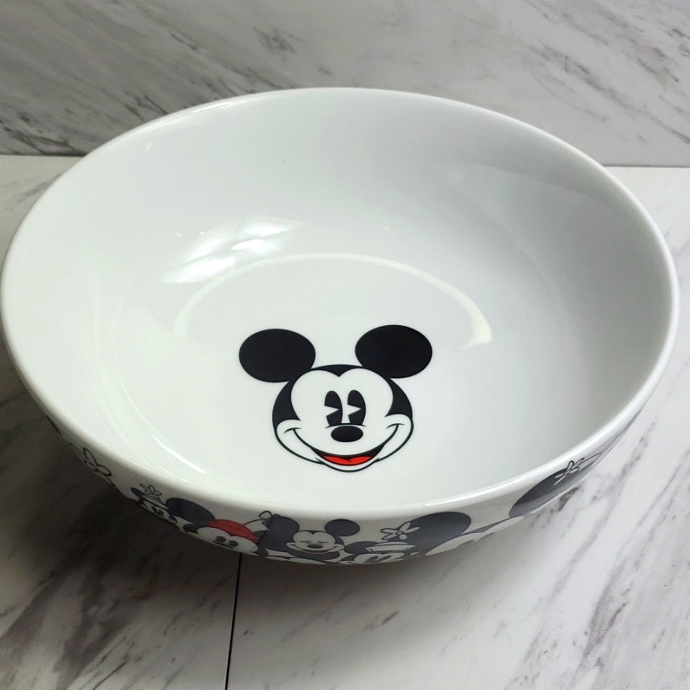 Disney Mickey & Minnie All Over Faces 9.5" Large Serving Salad Bowl